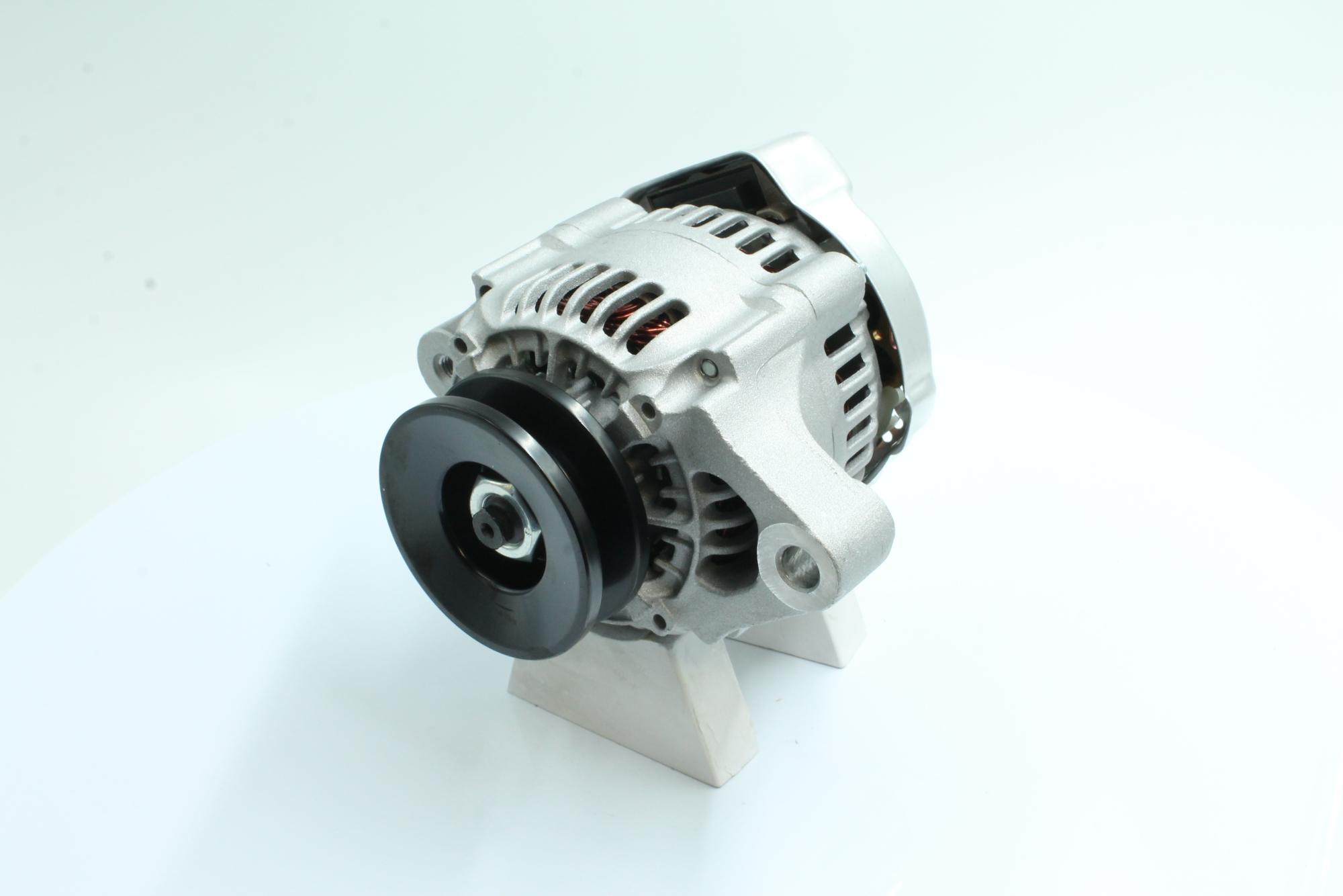 Numer OEM AM879908 - Alternator 89214228