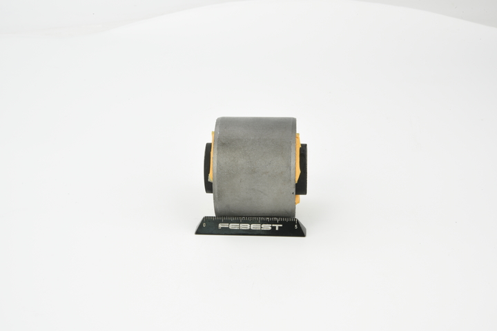 Número OEM LR0 01182 - Suspensão, braço oscilante LRAB-019 LAND ROVER, ROVER