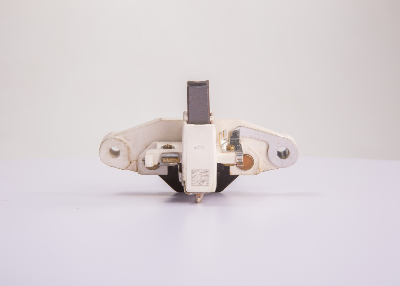 BOSCH 1 197 311 028 Alternator regulator ALFA ROMEO 33 (907A) 1.4 i.e. 90 hp Petrol 1992