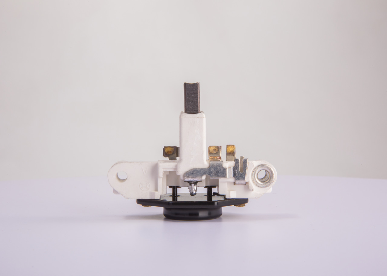 Spanningsregelaar 1 197 311 223 BOSCH Volkswagen Transporter T4 Bus (70B, 70C, 7DB, 7DK, 70J, 70K, 7DC, 7DJ) 1.9 TD 2003 68 Pk