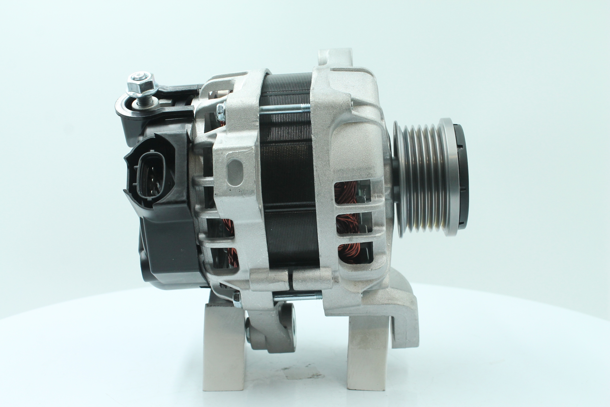 Numer OEM 37300 04635 - Alternator 89215875 HYUNDAI, KIA