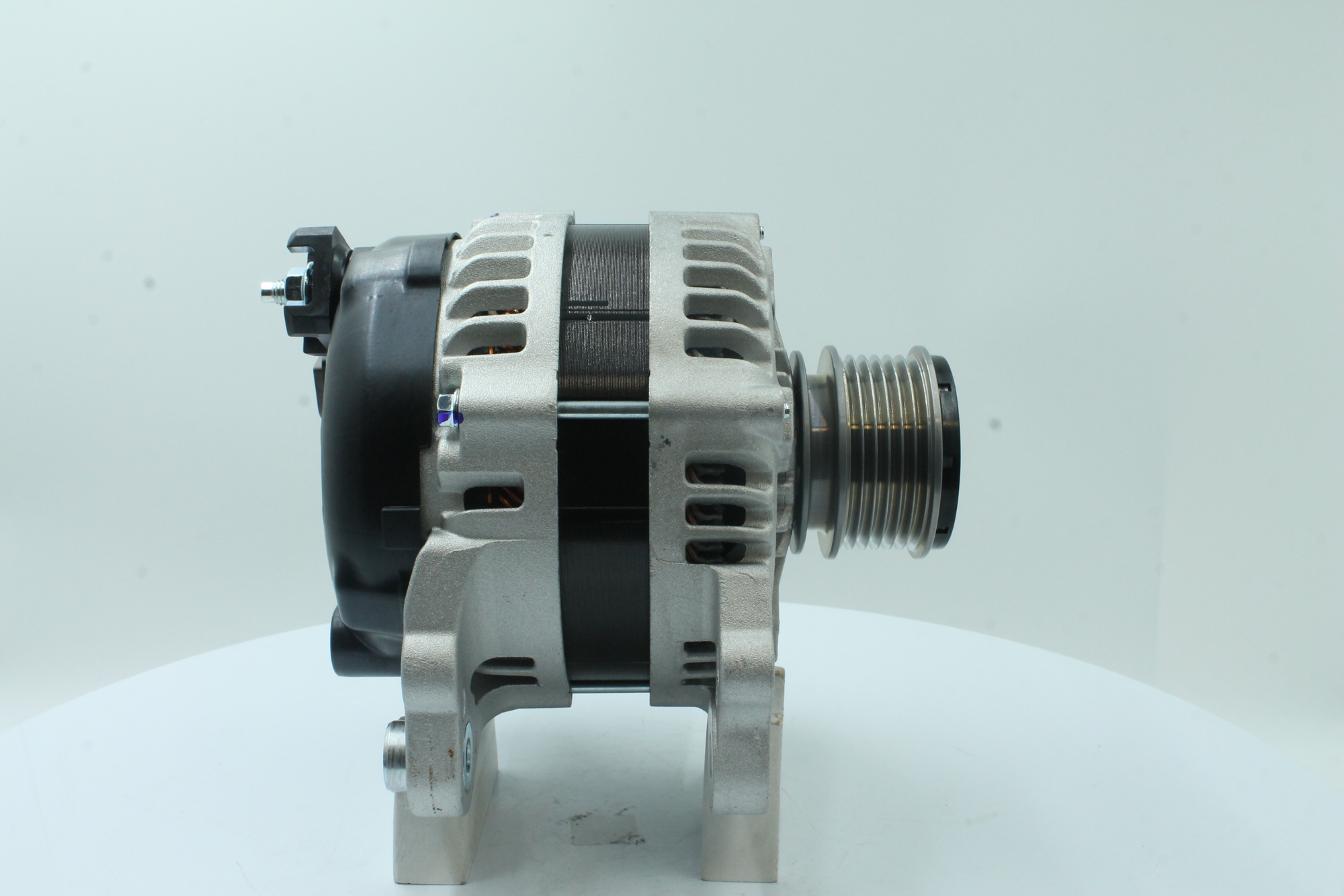 Numer OEM 03L 903 023 A - Alternator 89216003 AUDI, SKODA, SEAT, LAND ROVER