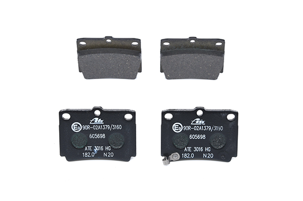 Kit pastiglie freni 13.0460-5698.2 ATE MITSUBISHI Pajero Sport II SUV (KH, KG) 3.0 Mivec (KG6W) 2012 219 CV