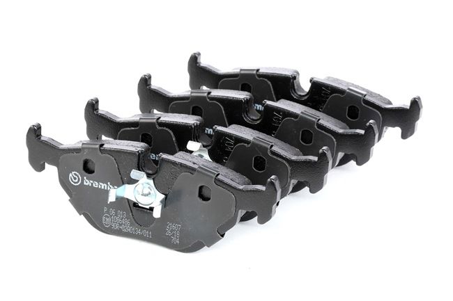Número OEM 34 21 2 157 617 - Pastilhas de travão P 06 013 BMW