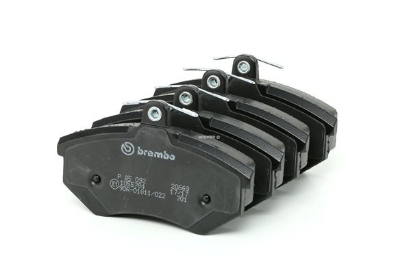 BREMBO | Pastillas De Freno excl. contacto de avisador de desgaste, con tornillos pinza freno, Chapa antichirridos, con accesorios P 85 092 AUDI 80 B4 Sedán (8C) 1991 baratos online