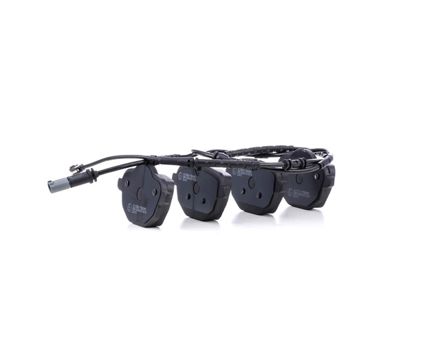 Remschijven en blokken, set SKBK-10991582 STARK BMW X3 (F25) sDrive 18 d 2012 143 Pk