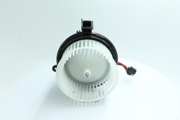 Numer OEM A 204 820 00 08 - Wentylator wnętrza 7200032 MERCEDES-BENZ, JAGUAR, DAIMLER
