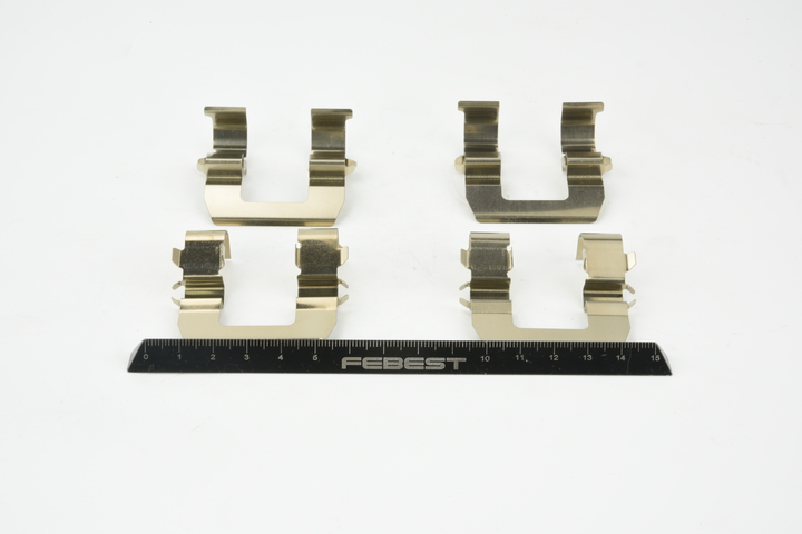 Kit accessori, pastiglia freno 0403-PD4WR FEBEST MITSUBISHI Pajero II (V20) 2.5 TDiC 1999 99 CV