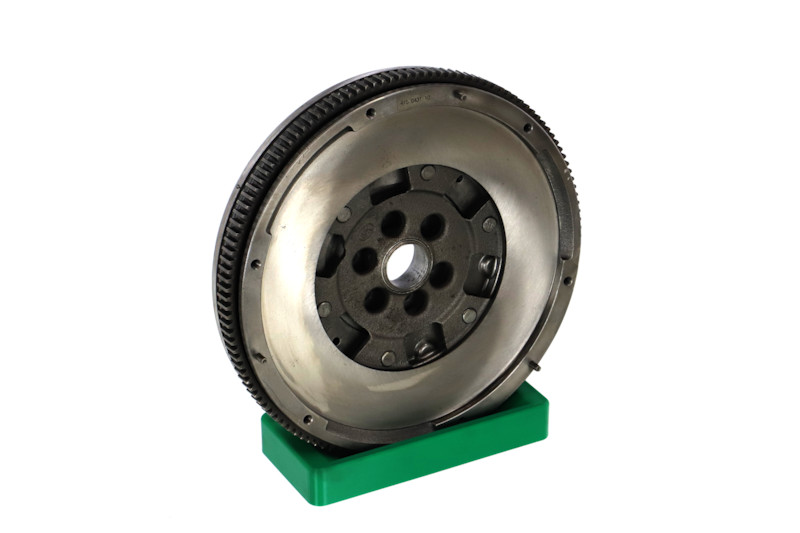 Volante do motor 009-001-000056R REMANTE VW Golf V Variant (1K5) 2.0 TDI 2008 136 cv