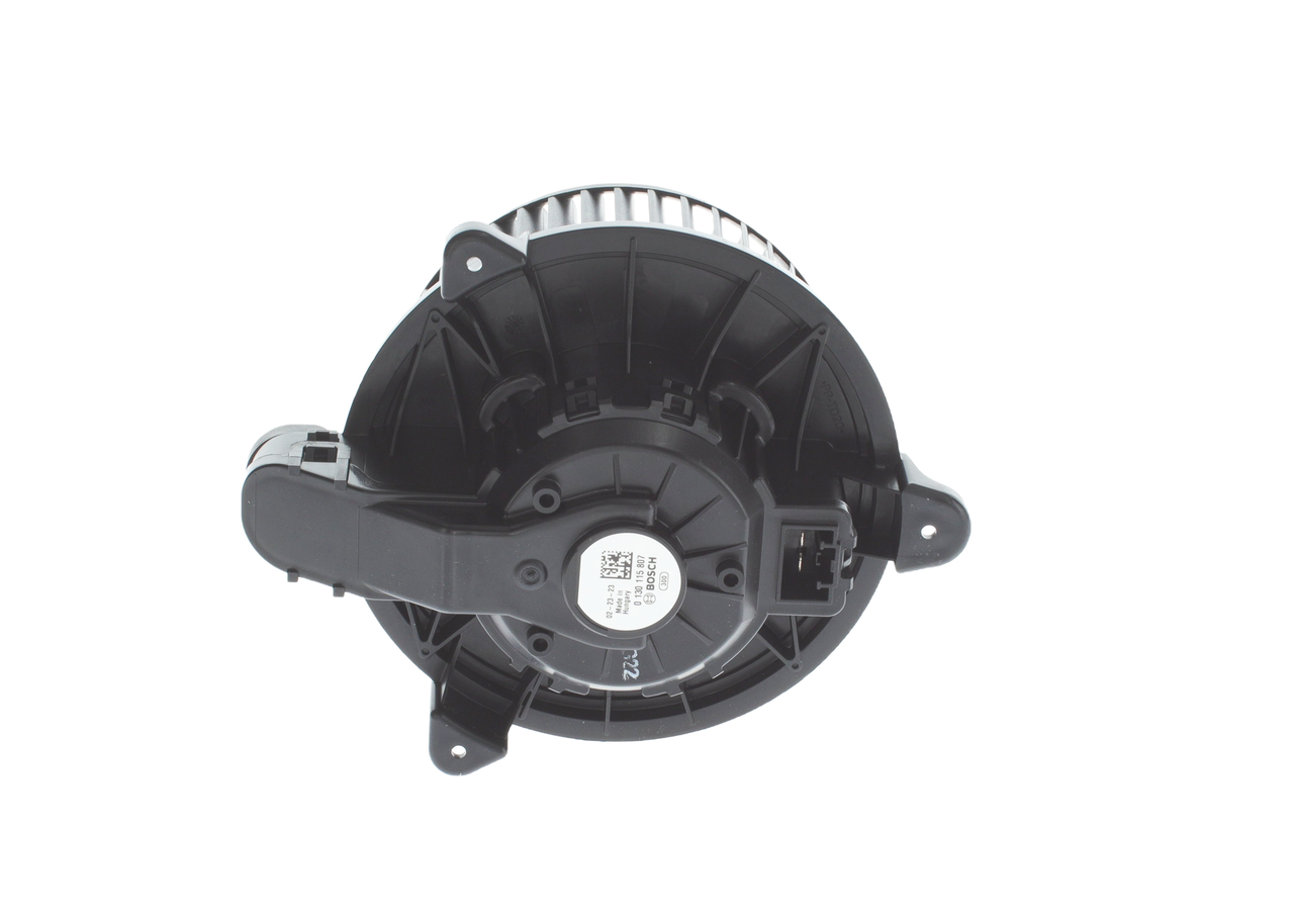 0 130 115 807 BOSCH Heater motor for left-hand drive vehicles, without integrated regulator