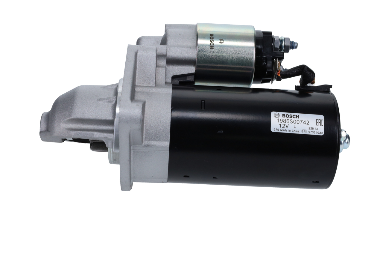 BOSCH 1 986 S00 742 Starter motor IVECO DAILY 6 Pritsche/Fahrgestell 35S17, 35C17, 40C17, 45S17,45C17, 50C17, 60C17, 65C17,... 170 hp Diesel 2023