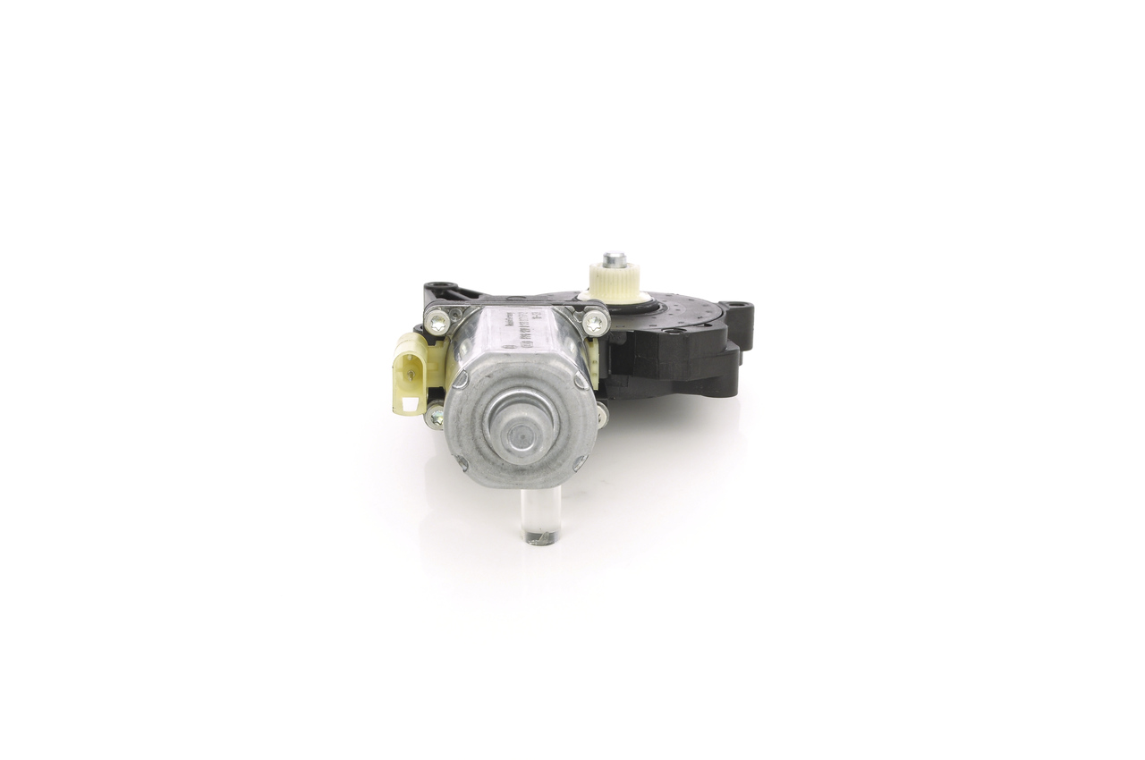 Fensterhebermotor 0 130 821 682 BOSCH FORD Fiesta Mk4 Schrägheck (JAS, JBS) 1.0 i 2000 65 PS
