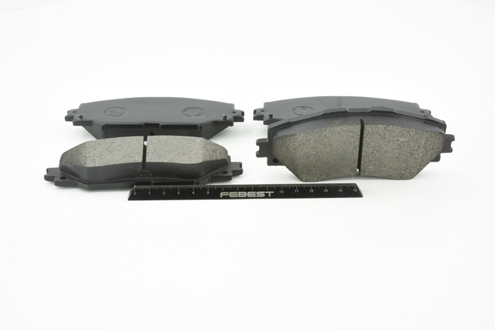 Numéro OEM 04465 02 240 - Plaquettes de frein 0101-ZZE150F TOYOTA, LEXUS, SATURN, WIESMANN