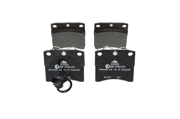 Numero OEM 7D0 698 151 C - Kit pastiglie freni 13.0460-2839.2 AUDI, SEAT, SKODA, PORSCHE